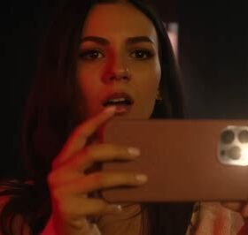 victoria send movie1